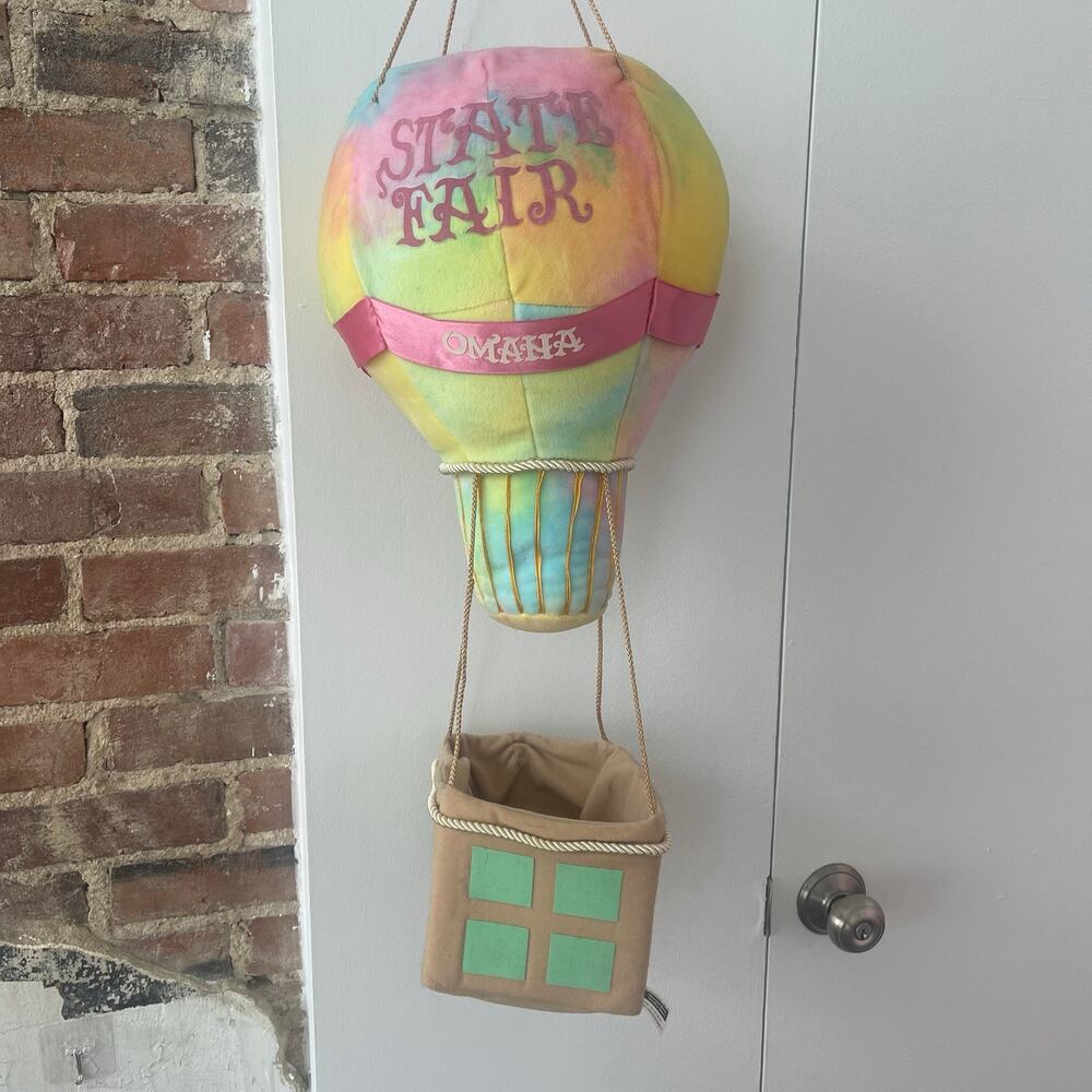 Vintage 1999 Warner Bros Studio Store Wizard of Oz State Fair Hot Air Balloon